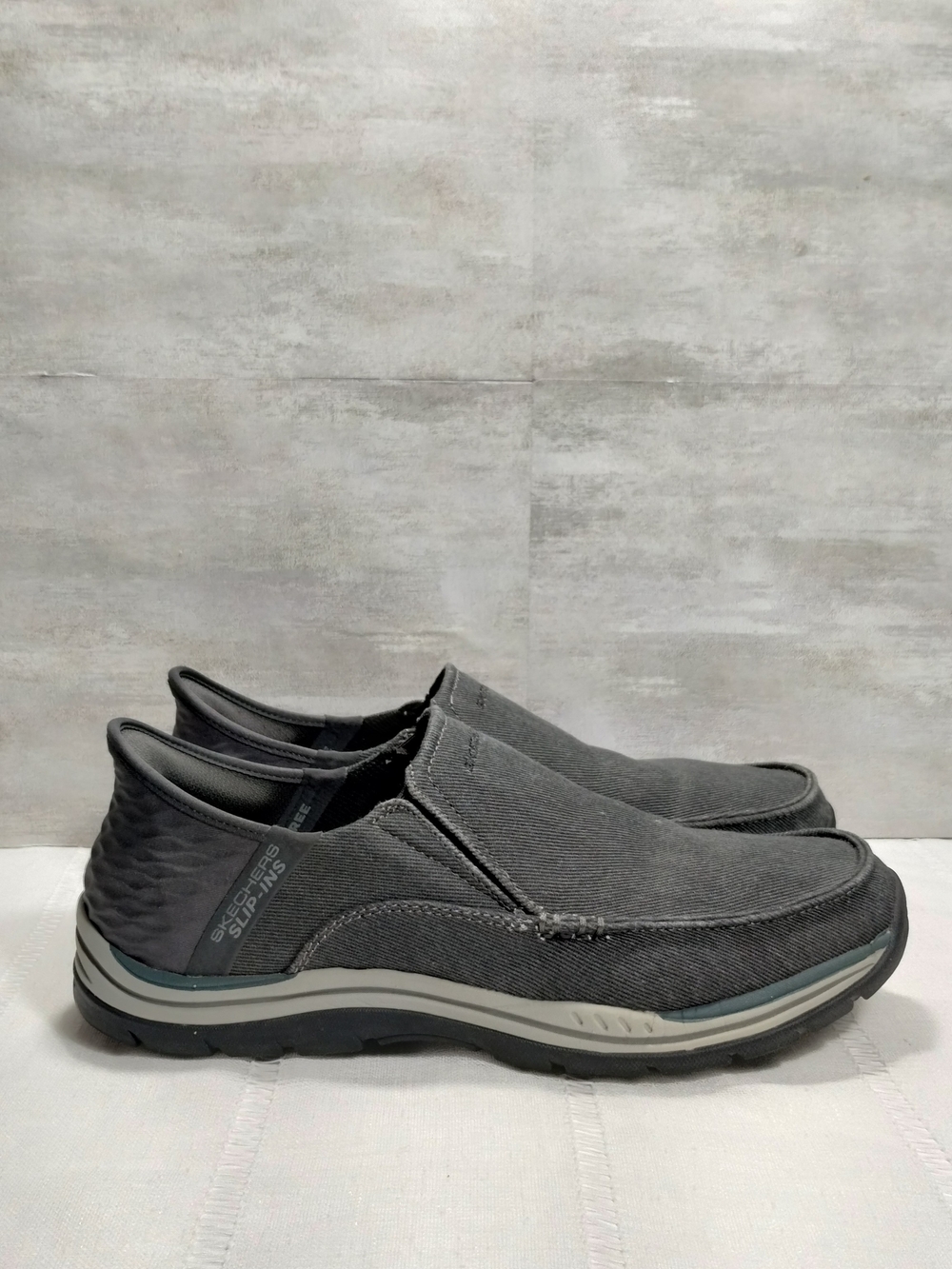 Skechers Slip-On Casual Shoe for Men Size 9.5 Charcoal Gray Casual Comfort